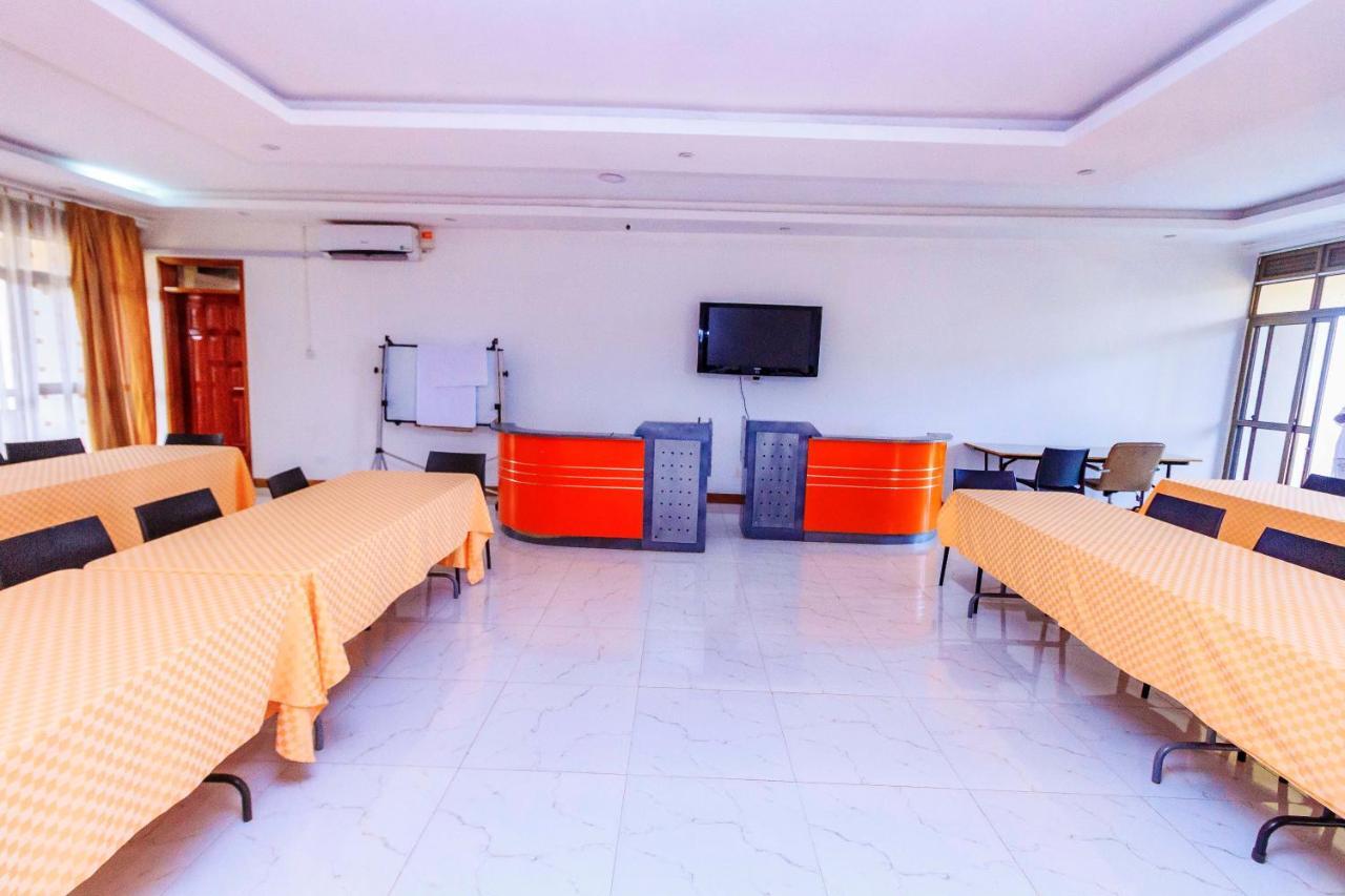 Frontiers Hotel Entebbe Exterior photo